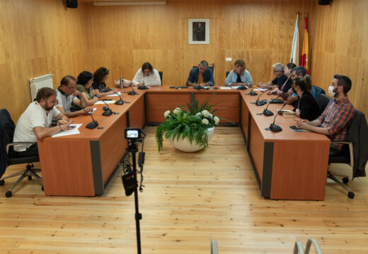 BNG e PSOE apoian en San Sadurniño a moción demandando melloras no transporte comarcal